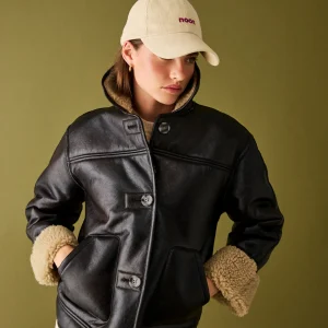 CHAQUETA EFECTO PIEL BORREGUITO