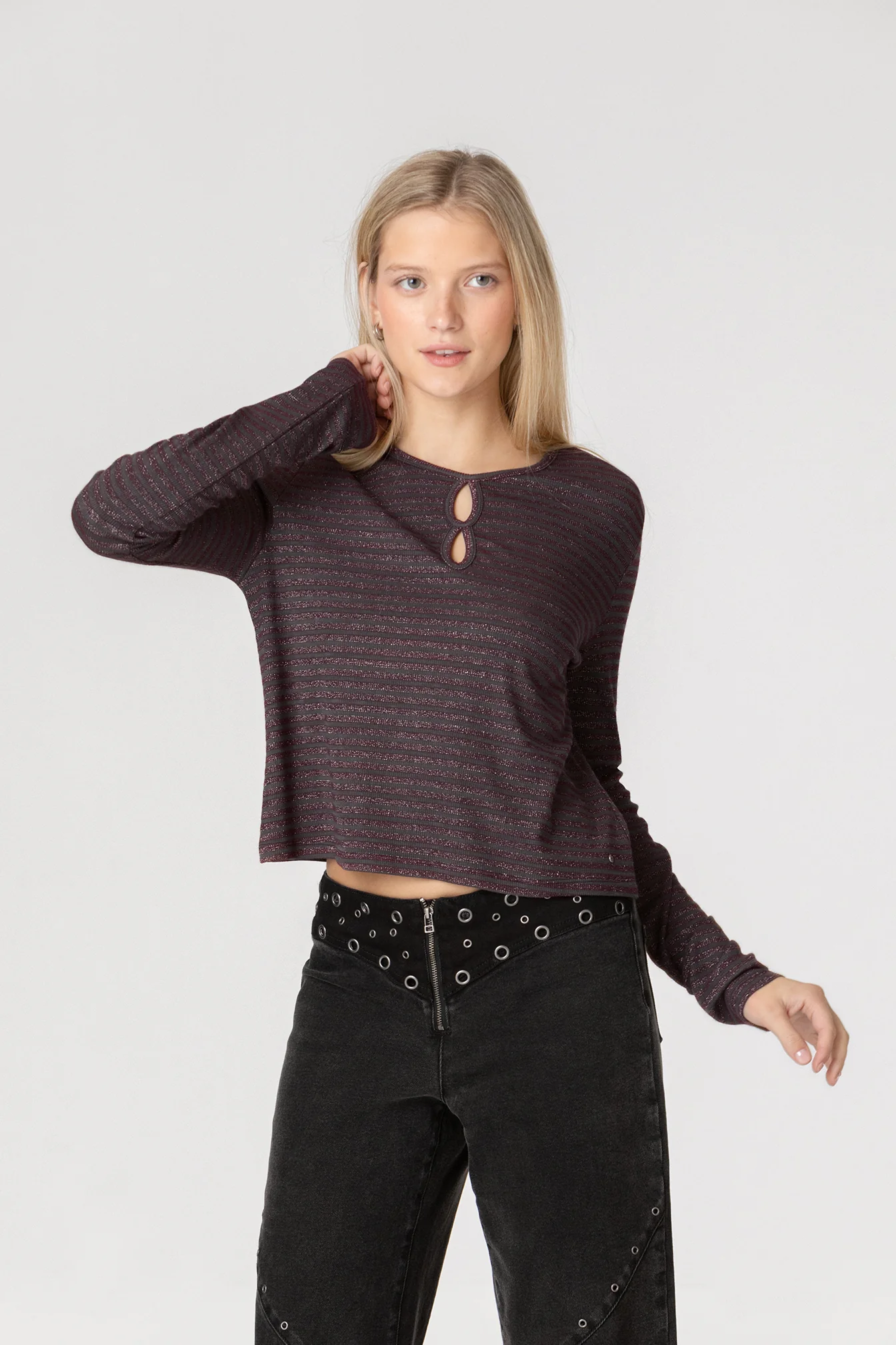 CAMISETA ABERTURA FRONTAL - Imagen 4