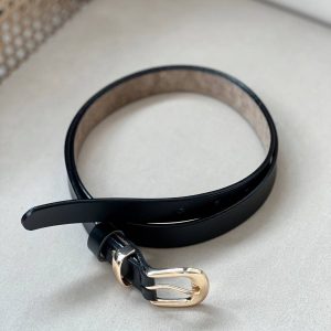 Cinturón de piel negro hebilla cuadrada